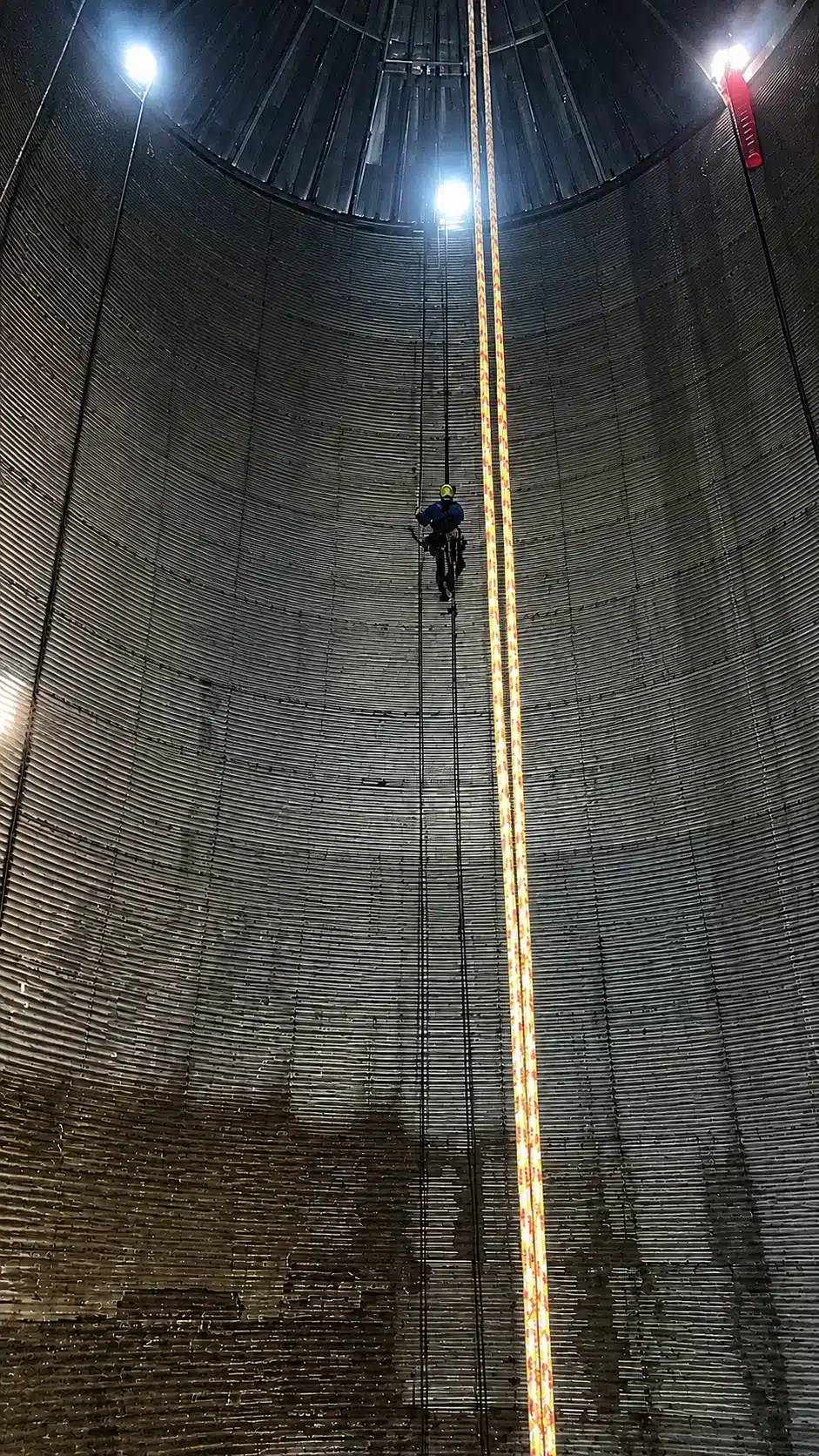 Rope access inspection inside a confined tank